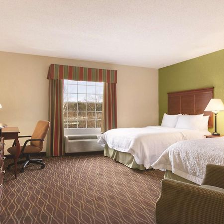 Hampton Inn & Suites Greenfield Exterior foto