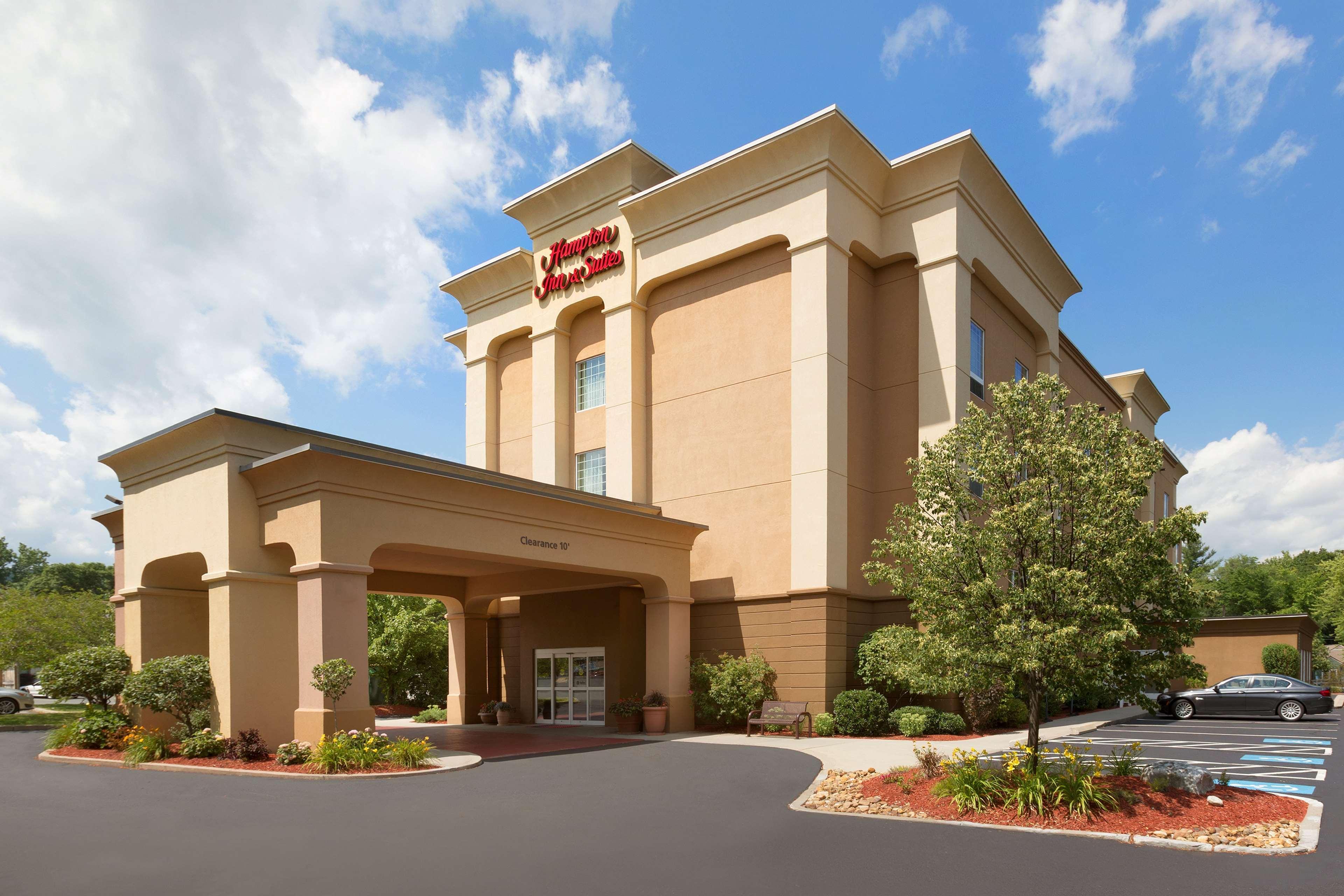 Hampton Inn & Suites Greenfield Exterior foto